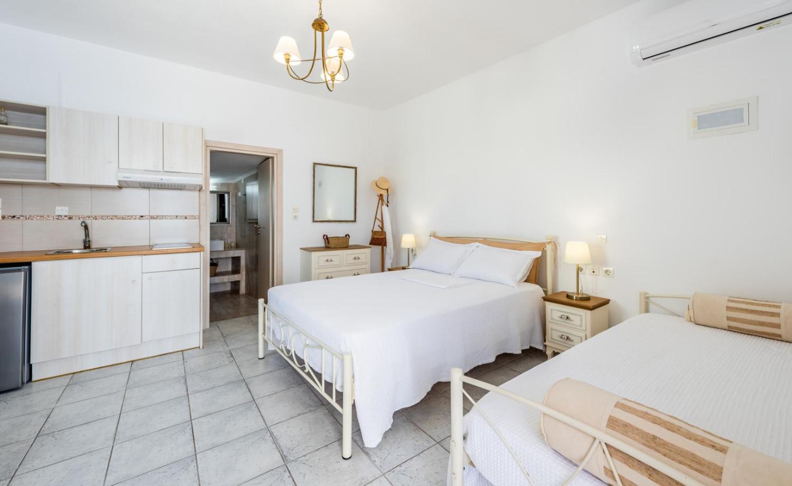 Anemi Suites Adámasz Szoba fotó